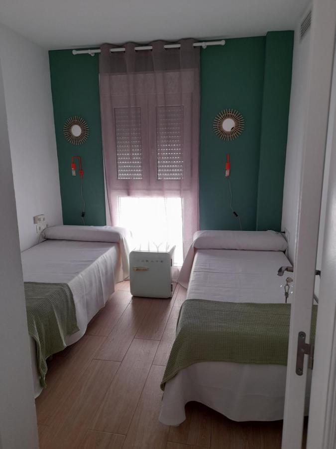 Hostal Casandra - Antiguo Hostal Los Valencianos Кониль-де-ла-Фронтера Номер фото