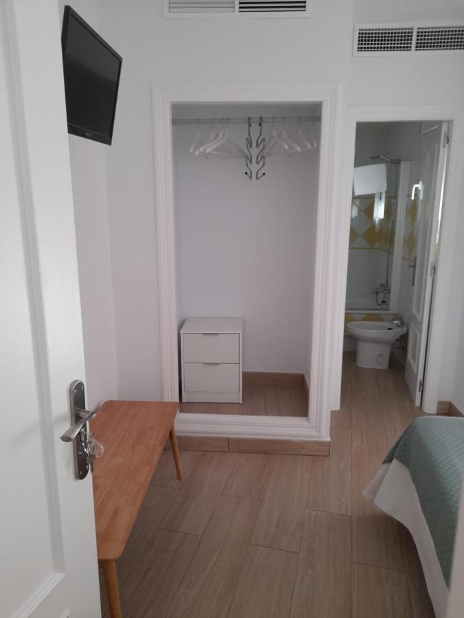 Hostal Casandra - Antiguo Hostal Los Valencianos Кониль-де-ла-Фронтера Номер фото