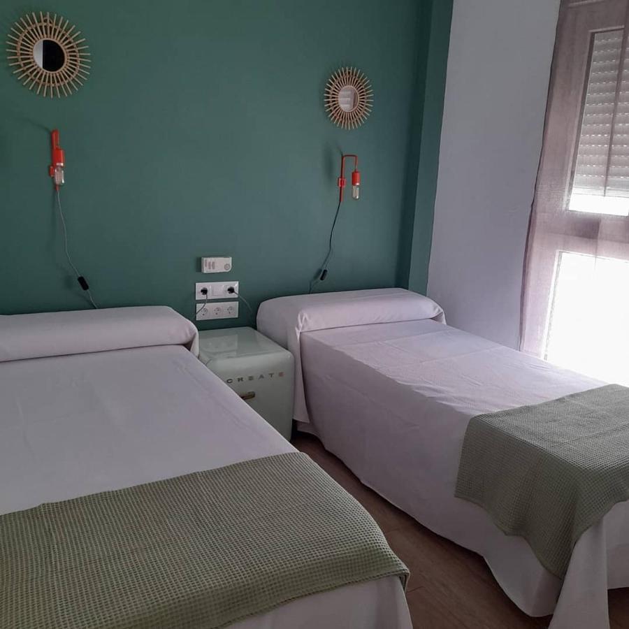 Hostal Casandra - Antiguo Hostal Los Valencianos Кониль-де-ла-Фронтера Экстерьер фото