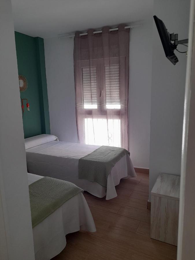 Hostal Casandra - Antiguo Hostal Los Valencianos Кониль-де-ла-Фронтера Экстерьер фото